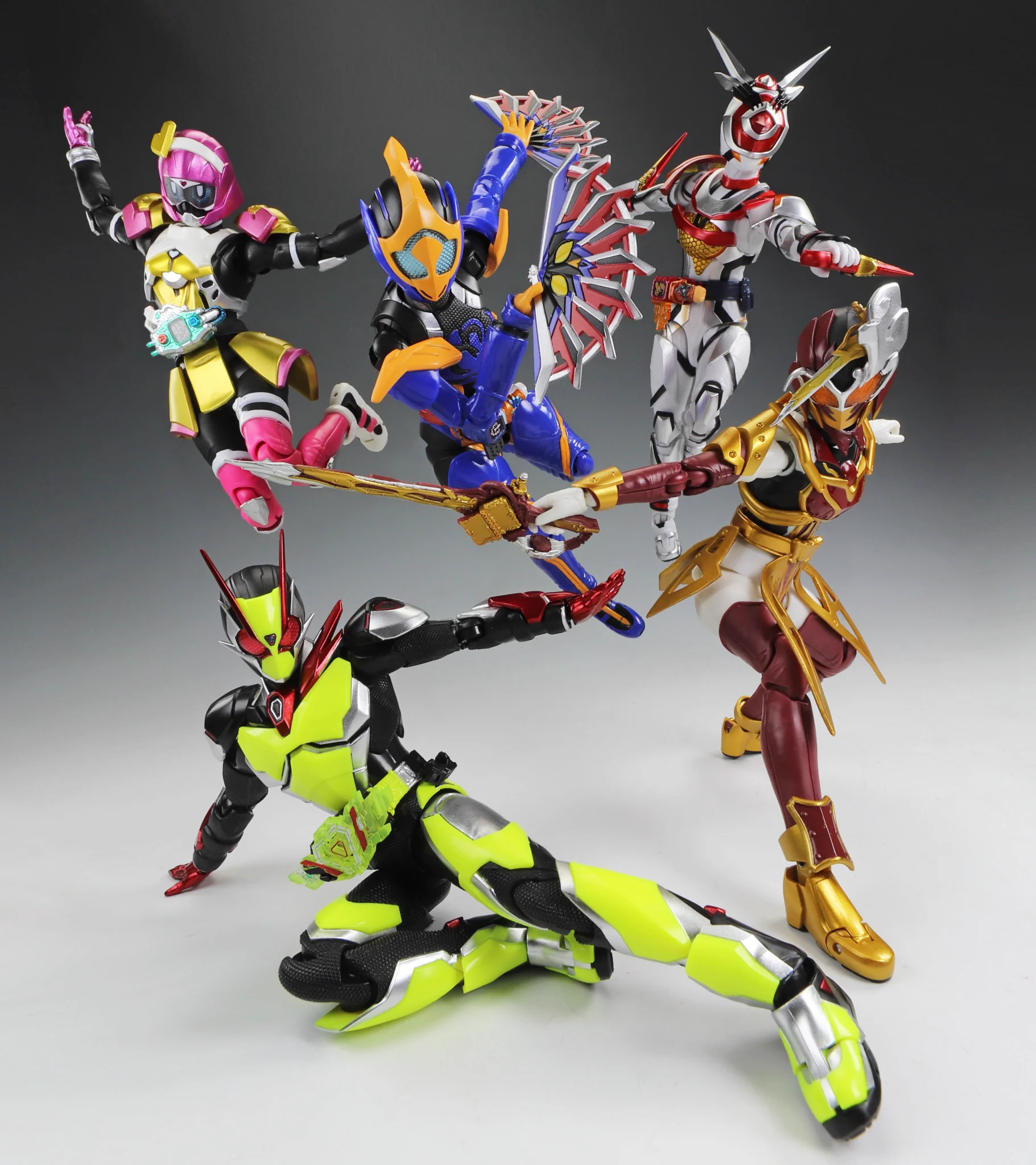 【新品未開封】フィギュアーツ 仮面ライダージャンヌ ＆ アギレラ セット らいと on X: 