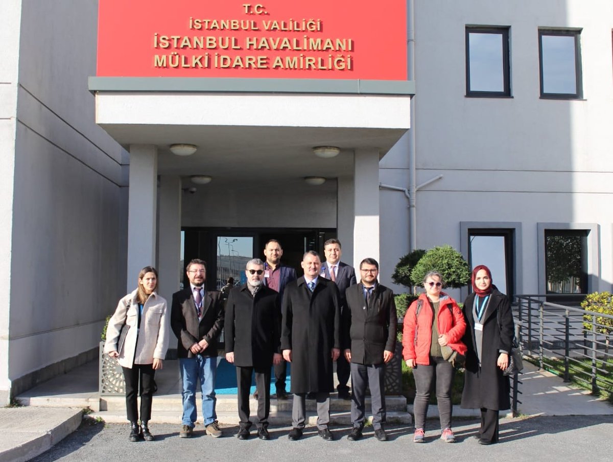 Türkiye İnsan Hakları ve Eşitlik Kurumu Başkanı Prof. Dr. MUHARREM KILIÇ ve beraberindeki heyet, Vali <a href="/MIlker63/">İlker HAKTANKAÇMAZ</a> 'ü makamında ziyaret etti.

👉istanbulhavalimani.gov.tr/turkiye-insan-…