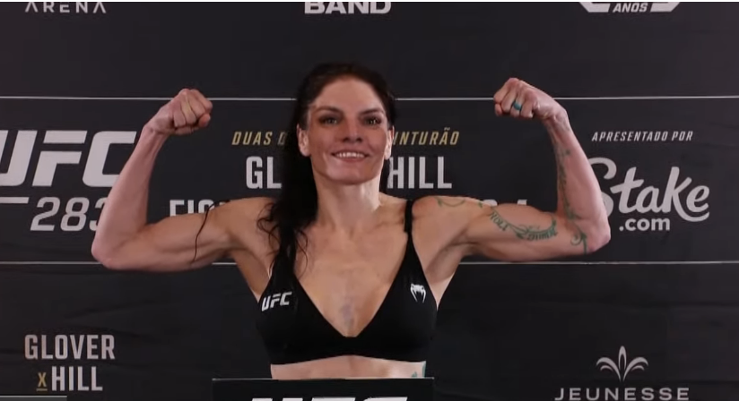 #UFC283 weigh-in results: Lauren Murphy (@LaurenMurphyMMA) – (125.5) Full results: bit.ly/283WeighIn