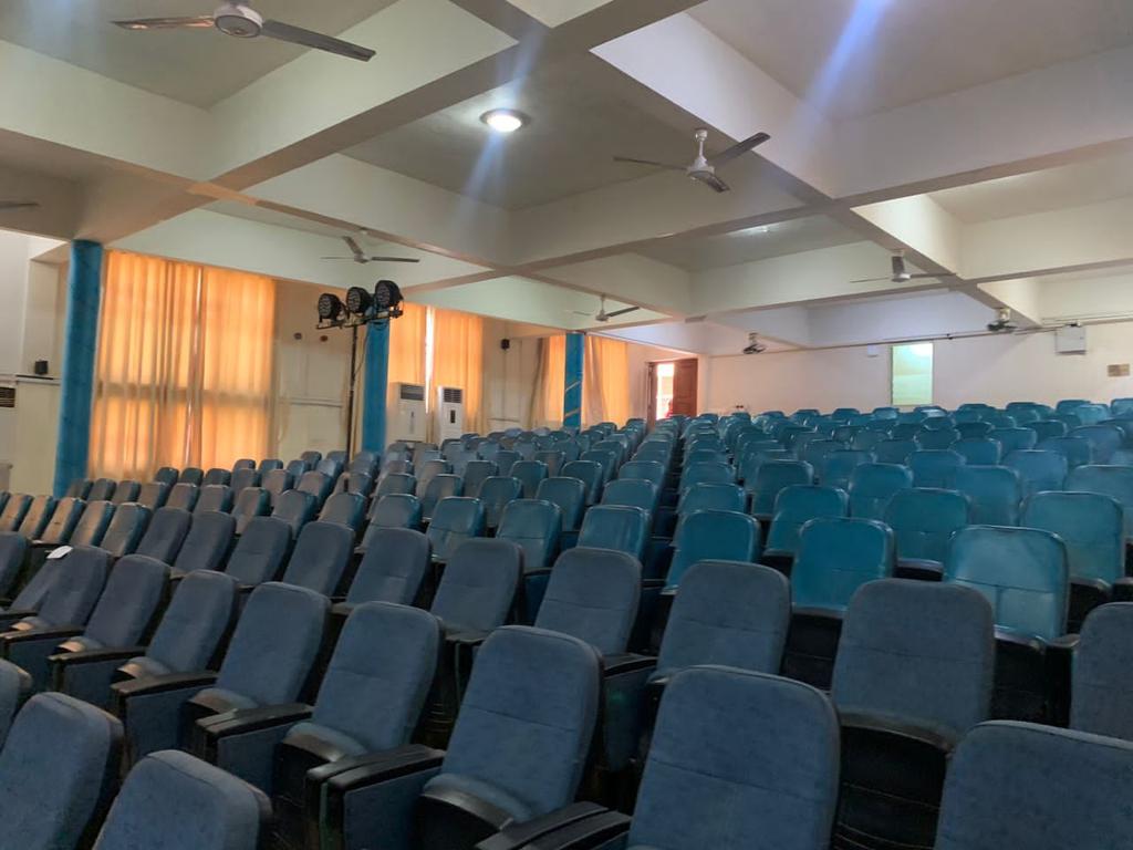 thescisaknust's tweet photo. [𝗦𝗧𝗔𝗥𝗧 𝗜𝗧 𝗥𝗜𝗚𝗛𝗧];

Stage is set for the “Start It Right” program.

#WeHoldTheWorld | #FreshersAkwaabaWeek https://t.co/Qldhh5dN62