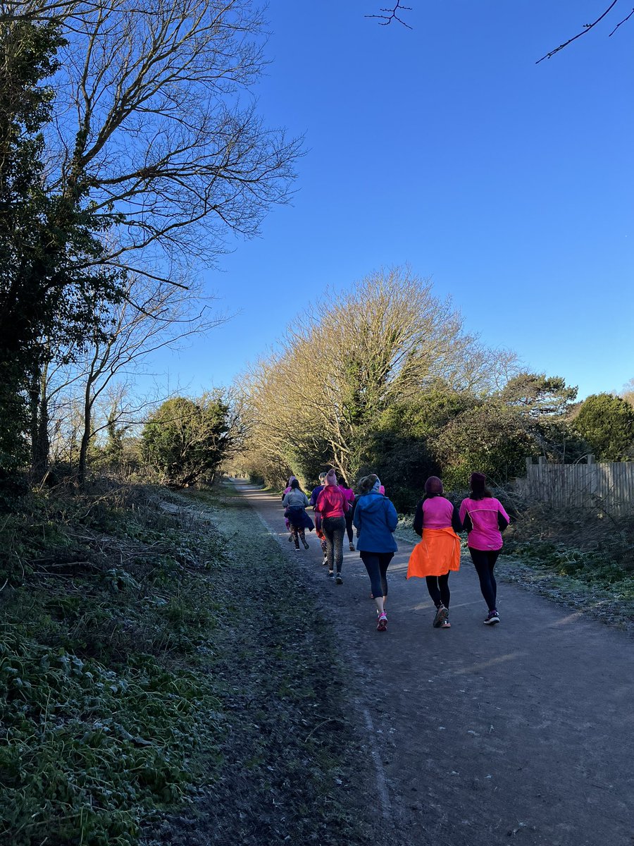 We are loving these gorgeous frosty Fridays ❄️☀️🏃🏼‍♀️@RunTogether_