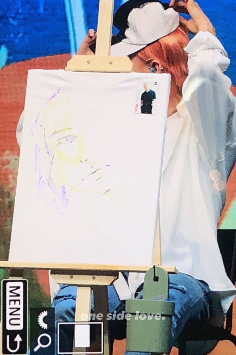 HYUNJIN DID A QUICK SELF PORTRAIT