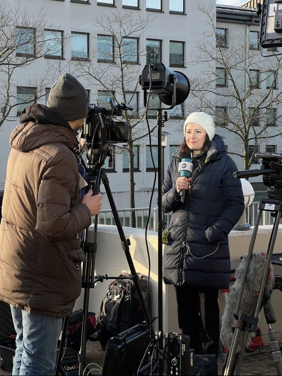 Reporting from #Ramstein today for @dw_politics @dwnews, where we‘re expecting the new 🇩🇪 defense minister #Pistorius to address the press at 13:45. Big question: Will Germany give its ✅ to #Leopard2 deliveries to 🇺🇦?📷: @vterentjeva