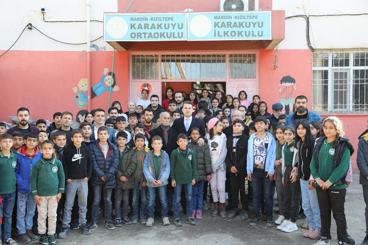 Kaymakam/Belediye Başkan V. Sayın Fatih CIDIROĞLU okulumuzu ziyaret etti 😊 Kendisine bu nazik ziyareti için teşekkür ederiz 💐😊

<a href="/fatihcidiroglu/">Fatih CIDIROĞLU</a>  @AhmetBilen0647 <a href="/Vedat47Bayram/">Vedat Bayram</a> <a href="/belkiziltepe/">T.C. Kızıltepe Belediyesi</a> <a href="/KiziltepeKymlk/">T.C. Kızıltepe Kaymakamlığı</a> <a href="/kiziltepemem47/">Kızıltepe İlçe Milli Eğitim Müdürlüğü</a>