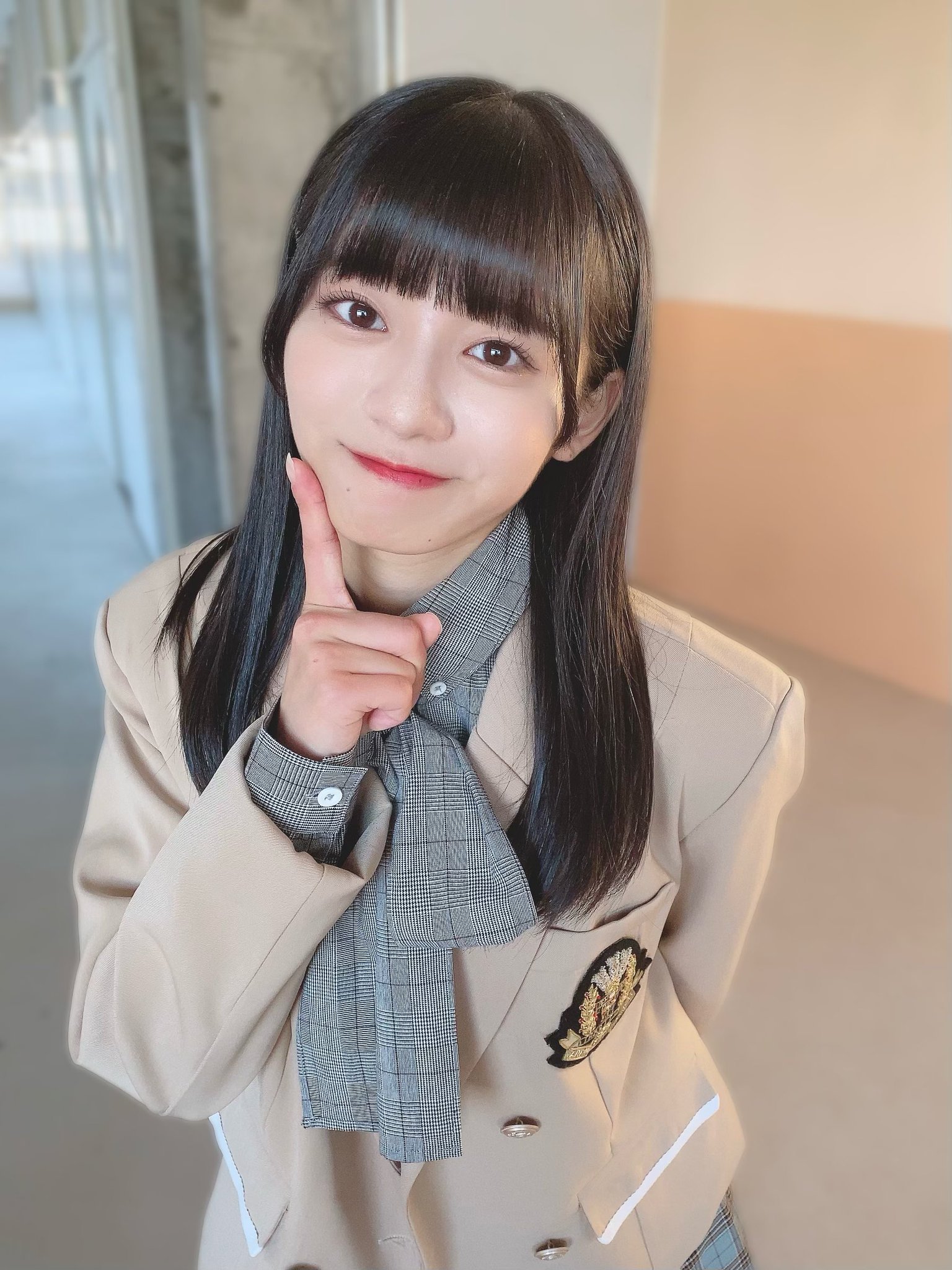 Fm6kKwAaMAc_62G.jpg:large
