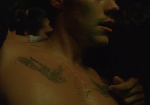 goldenrryhrry's tweet image. people were carried out in stretchers (and me)