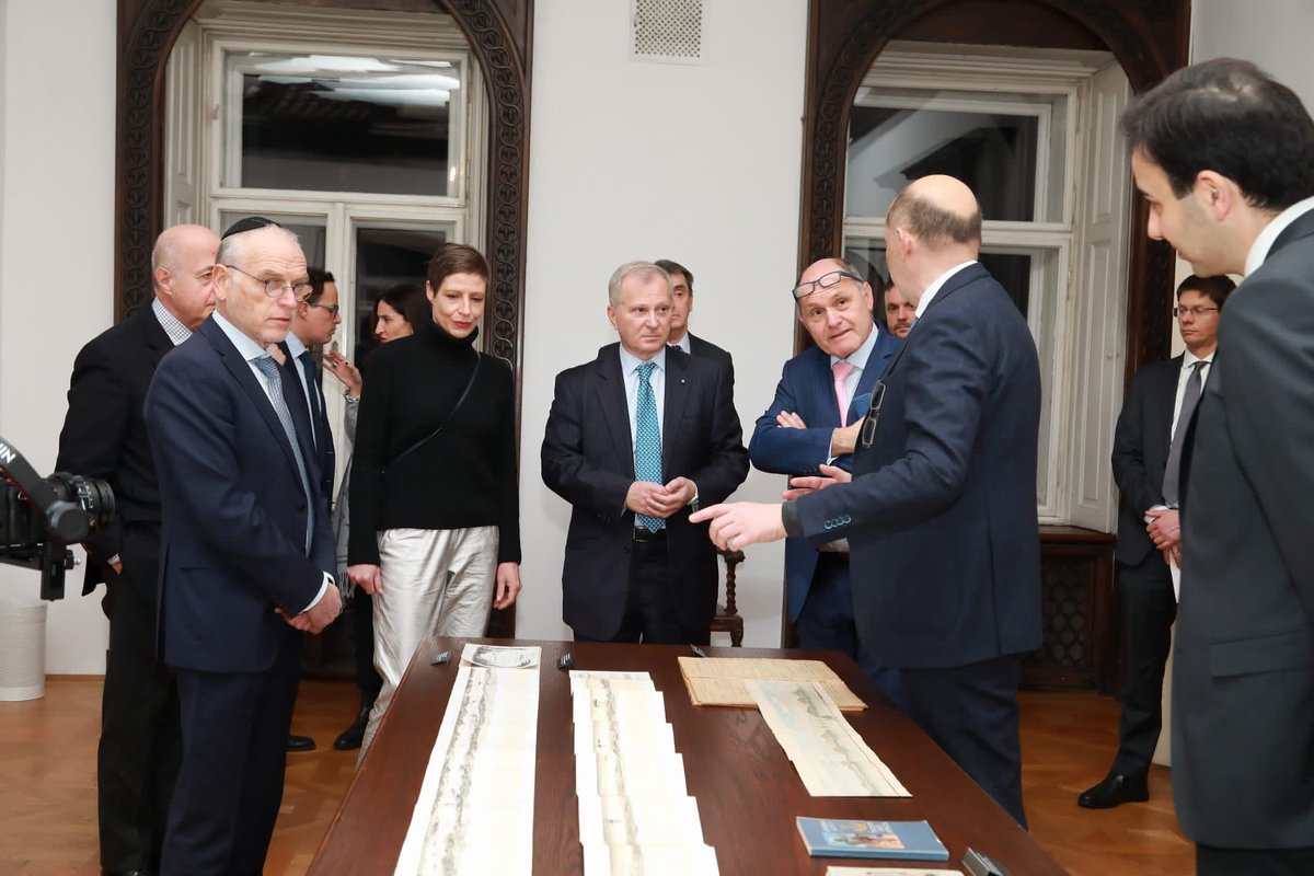 Italy in Austria tweet media