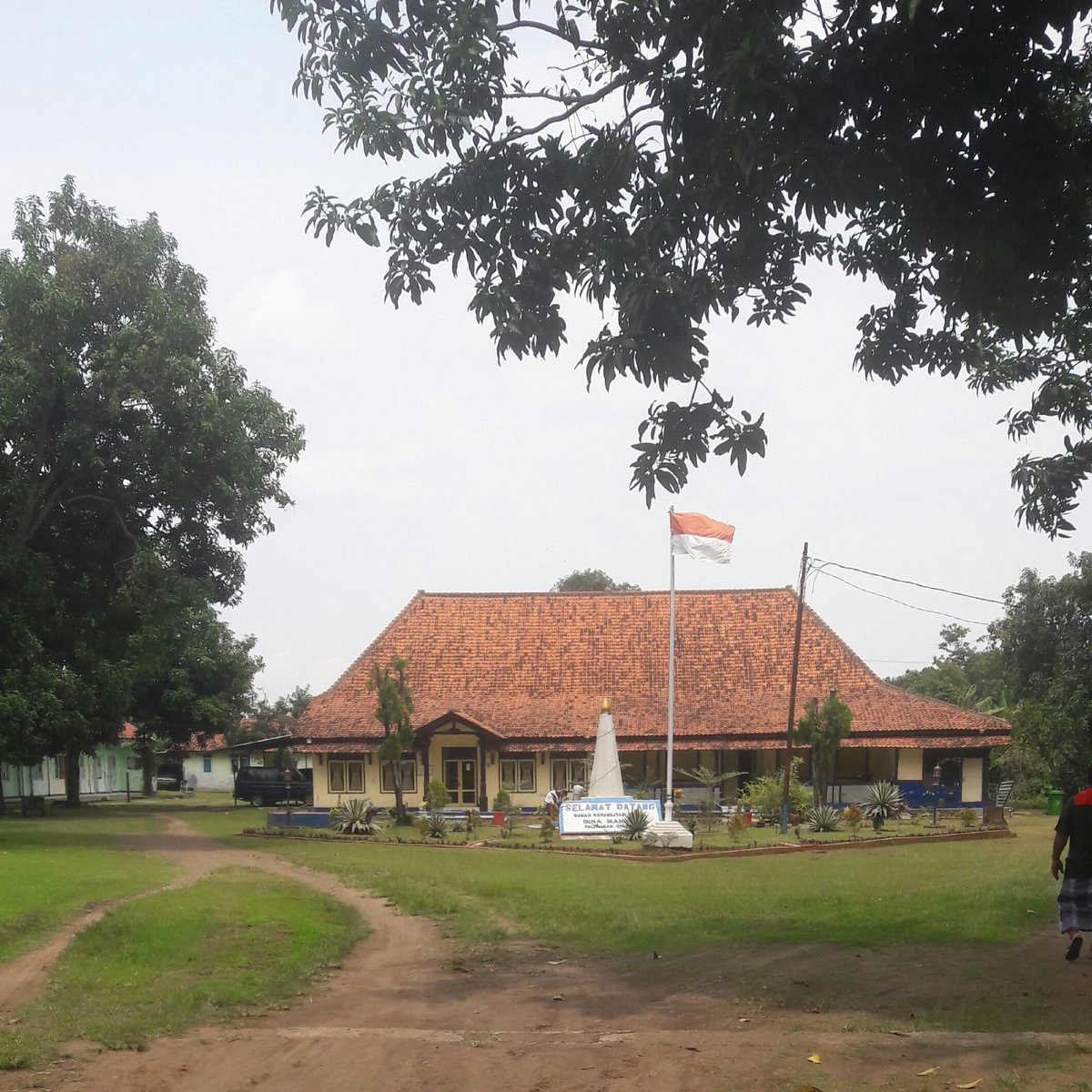 MP_Sejarah's tweet photo. Salah satu bangunan lawas di Cirebon :
Kantor Dinas Sosial Jawa Barat
Bina Mandiri
Jln HA Agus Salim Palimanan Kabupaten Cirebon https://t.co/PG18kTr7D2