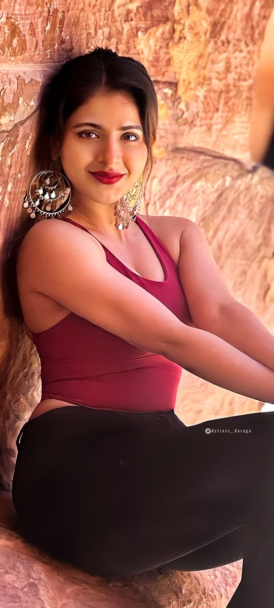 Actress_Garage's tweet photo. #ishwaryamenon 🍑🤤 https://t.co/FvdZd7HXKc