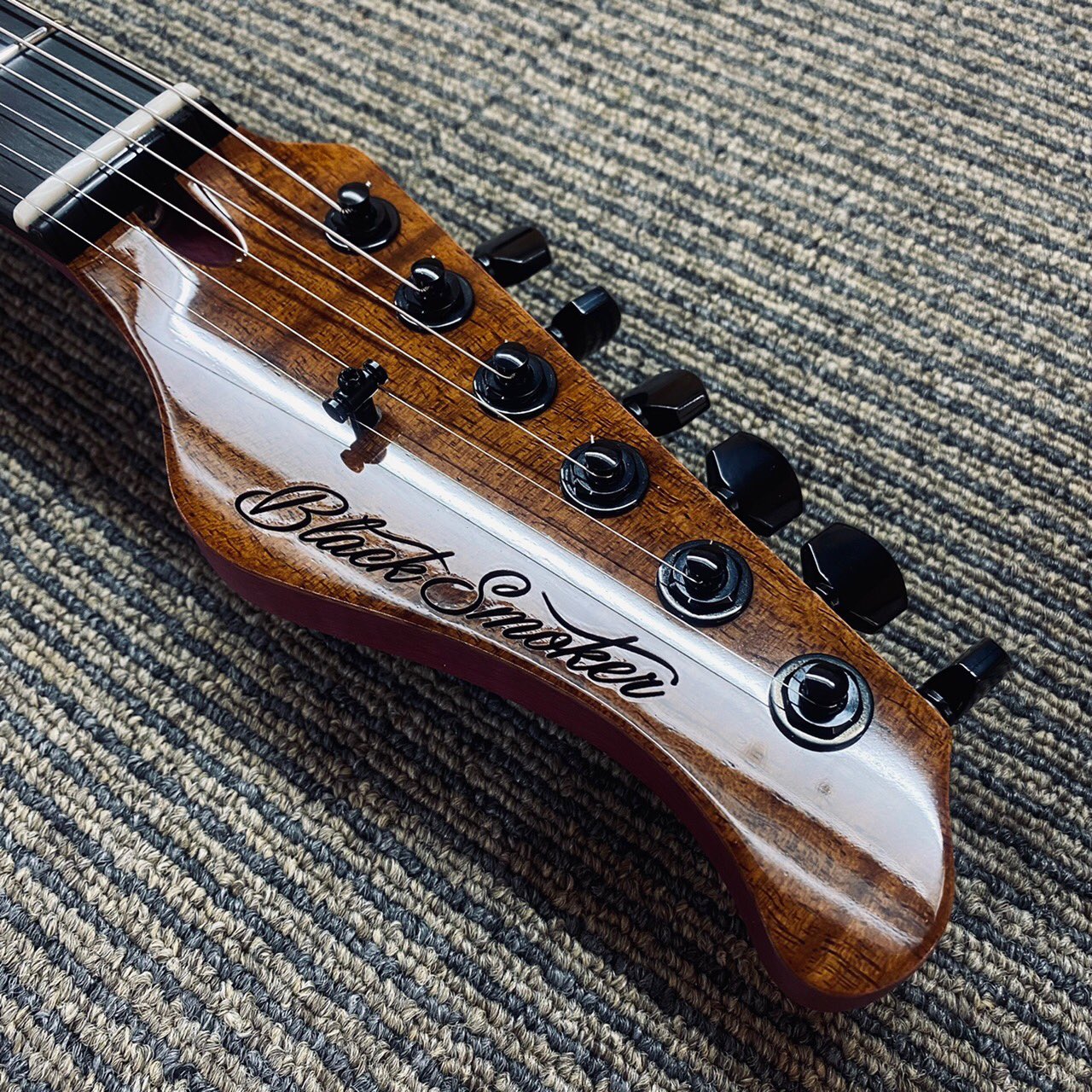 ギター Black Smoker FUTURA-S Black Cherry Burst Black Smoker FUTURA-S Black Cherry Burst - メルカリ