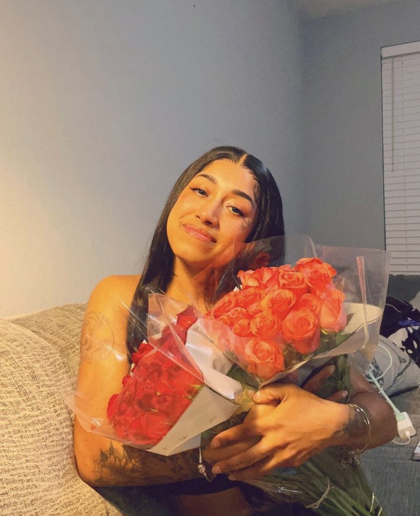 BriChiefcrue's tweet photo. She’s just so beautiful I’m shaking😩 https://t.co/37wa7kAlu2