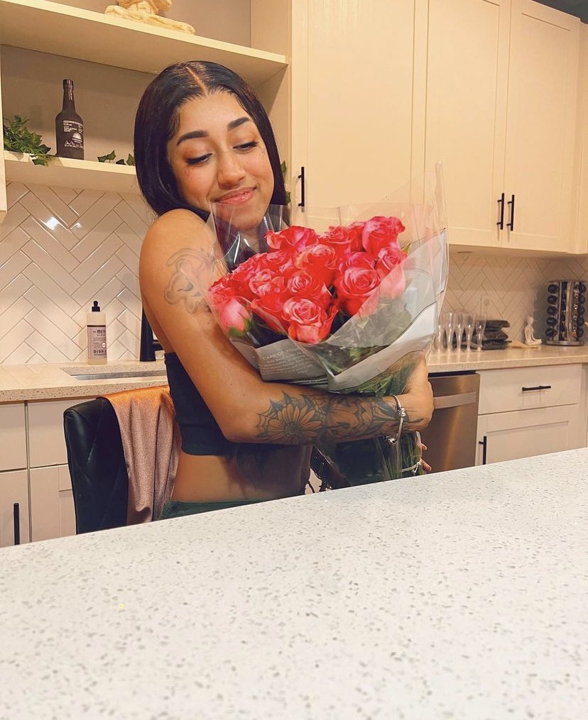 BriChiefcrue's tweet photo. She’s just so beautiful I’m shaking😩 https://t.co/37wa7kAlu2