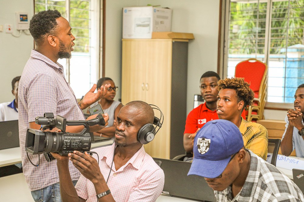 switchtvkenya's tweet photo. Day 2 of #AVS001
Learning the ins and outs of camera and microphone equipment at our audio visual and social media training in Mombasa!
#AlwaysLearning #AVtraining #FridayVibes #SMTraining #Mombasa https://t.co/uDbublswIC