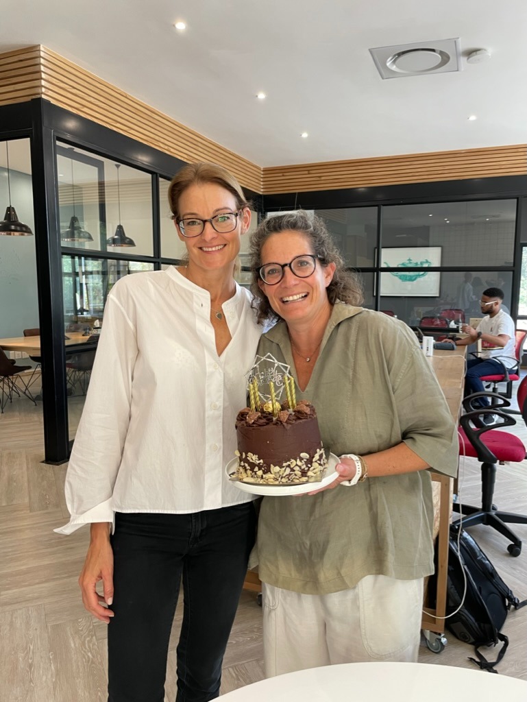 fine_consulting's tweet photo. Starting the year off with a family moment, Meg’s sister Gill, who was one of our first F/NE strategists, came to South Africa and the office for a visit… a surprise addition to Tanya’s birthday celebration 🍾

#celebration #family #fine #finegroup #finegroupconsulting https://t.co/Z6439BzGD9