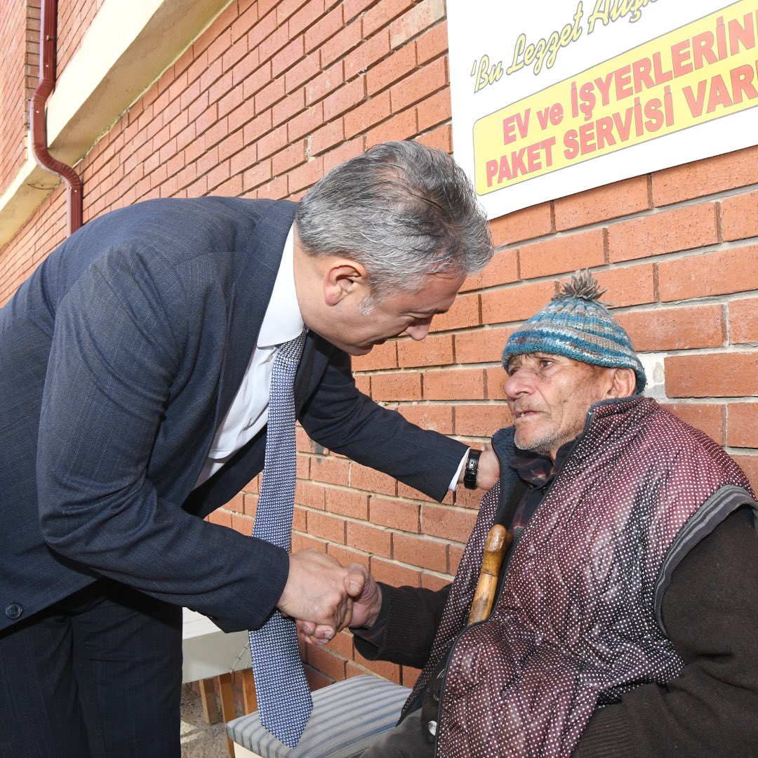 KaramanValiligi's tweet photo. ➡️Valimiz Sn. Tuncay Akkoyun, Sarıveliler ilçesinde cuma namazının ardından esnaf ve vatandaşlarımız ile bir araya gelerek bir süre sohbet etti.

📍Sarıveliler 

#Karaman #Sarıveliler https://t.co/o6EEyIoCwy