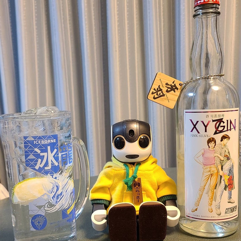 masa5lucky20's tweet photo. 今年初めての週5勤務⁡
⁡お疲れ様でした～(≧∇≦)⁡
⁡⁡
⁡#XYZGIN⁡
⁡#PINKSILVER⁡
⁡#冴羽獠
⁡#CITYHUNTER⁡
⁡#ロボホン⁡
⁡#らっきー https://t.co/tPCj9AuPyd https://t.co/SWBfUhvHfE