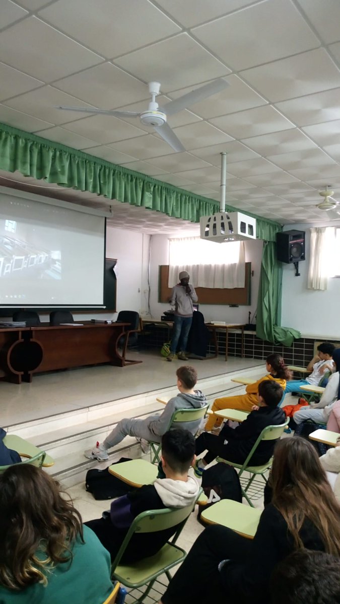 iesierradegador's tweet photo. Este martes, 17 de enero, nos visitó nuestro amigo Tata, dentro del ciclo de charlas que los centros del proyecto 'Berja, puerta de paz de La Alpujarra' estamos desarrollando sobre Tanzania. Nuestro alumnado de 1º ESO y 2º ESO CSG disfrutó y puso mucho interés en la charla. https://t.co/wtXZzQBznt