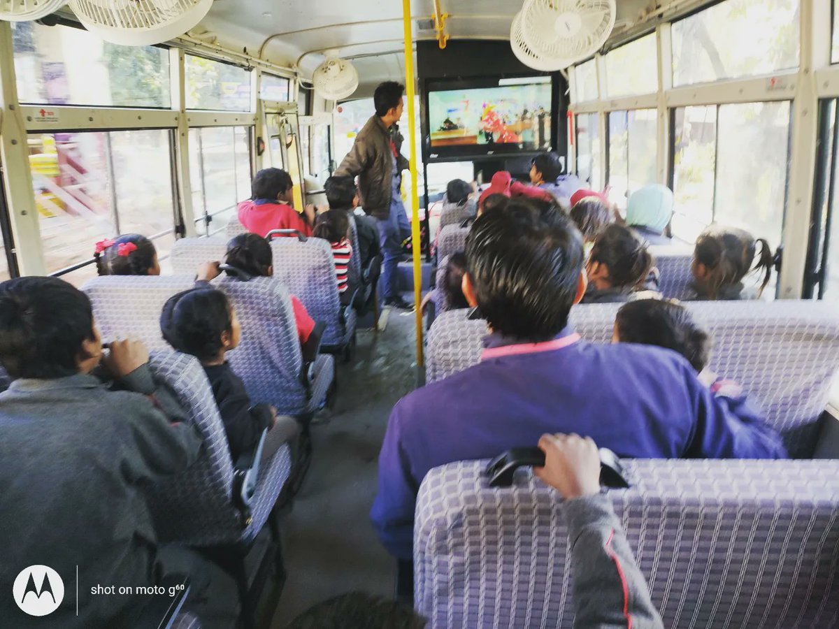 AasraaTrust's tweet image. #FunFridays at the Mobile Learning Centre donated by the @JapaninIndia is our solution to break the monotony of learning that sets in if creative methods are not adopted. The philosophy behind #FunFridays is simple: extracurricular activities are as important as studies.