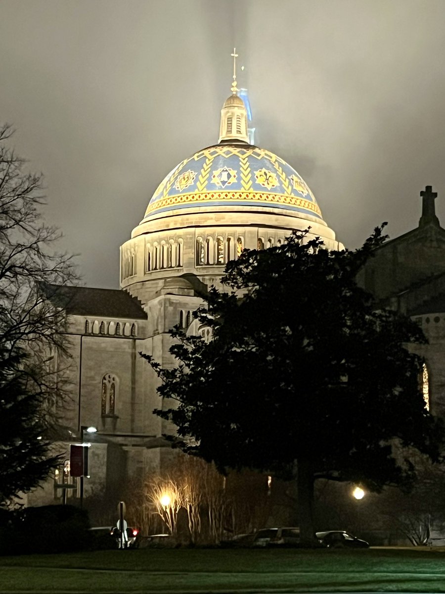 Beautiful night @MarysShrine Thousands of young people there at the Vigil Mass to pray to create a #cultureoflife where abortion becomes unthinkable. #womendeservebetter #marchforlife2023 #supportmoms #endviolence #love