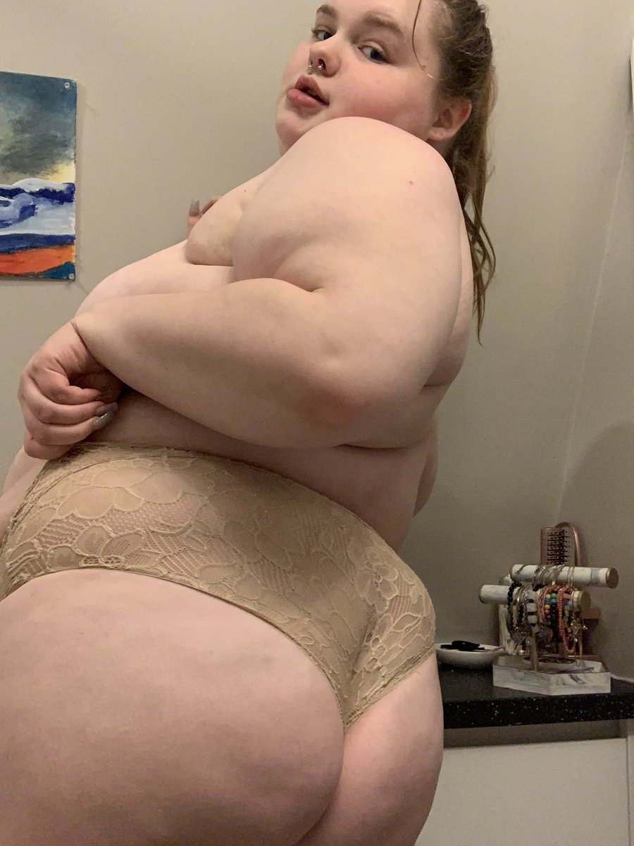 Spaceygracy_'s tweet photo. More ass hahah i forgot to post for a bit https://t.co/5biaQYuMa9