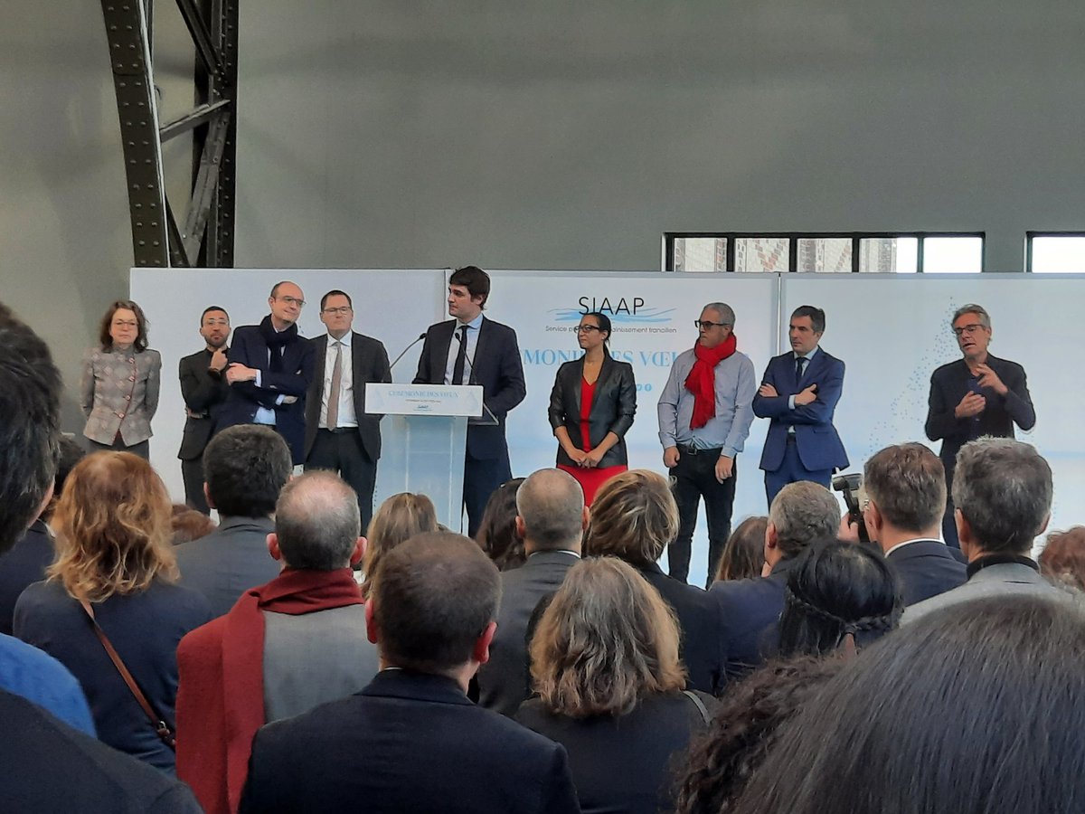 Le_SIAAP's tweet photo. « J’ai l’objectif pour nous tous d’un #SIAAP performant, ambitieux, transparent et toujours innovant » @fmdidier présentait ses voeux aux agents et aux administrateurs. « C’est ce qu’attendent les usagers, les services de l’Etat, les élus, les riverains et le monde associatif » https://t.co/2rrRinmGBo