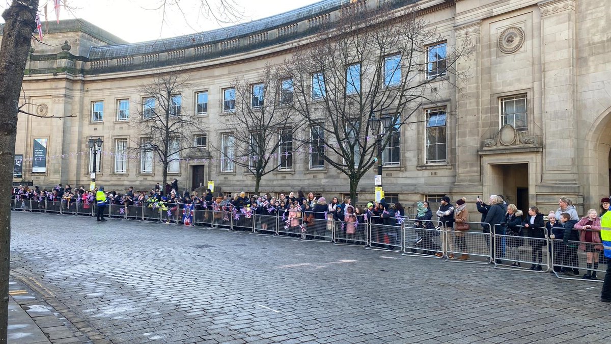 Our primary school children are out in force to give a BIG Bolton welcome to The King and The Queen Consort 👋

If you have any photos please share them and tag us!

#RoyalFamily
#RoyalVisitBolton
#TeamBolton