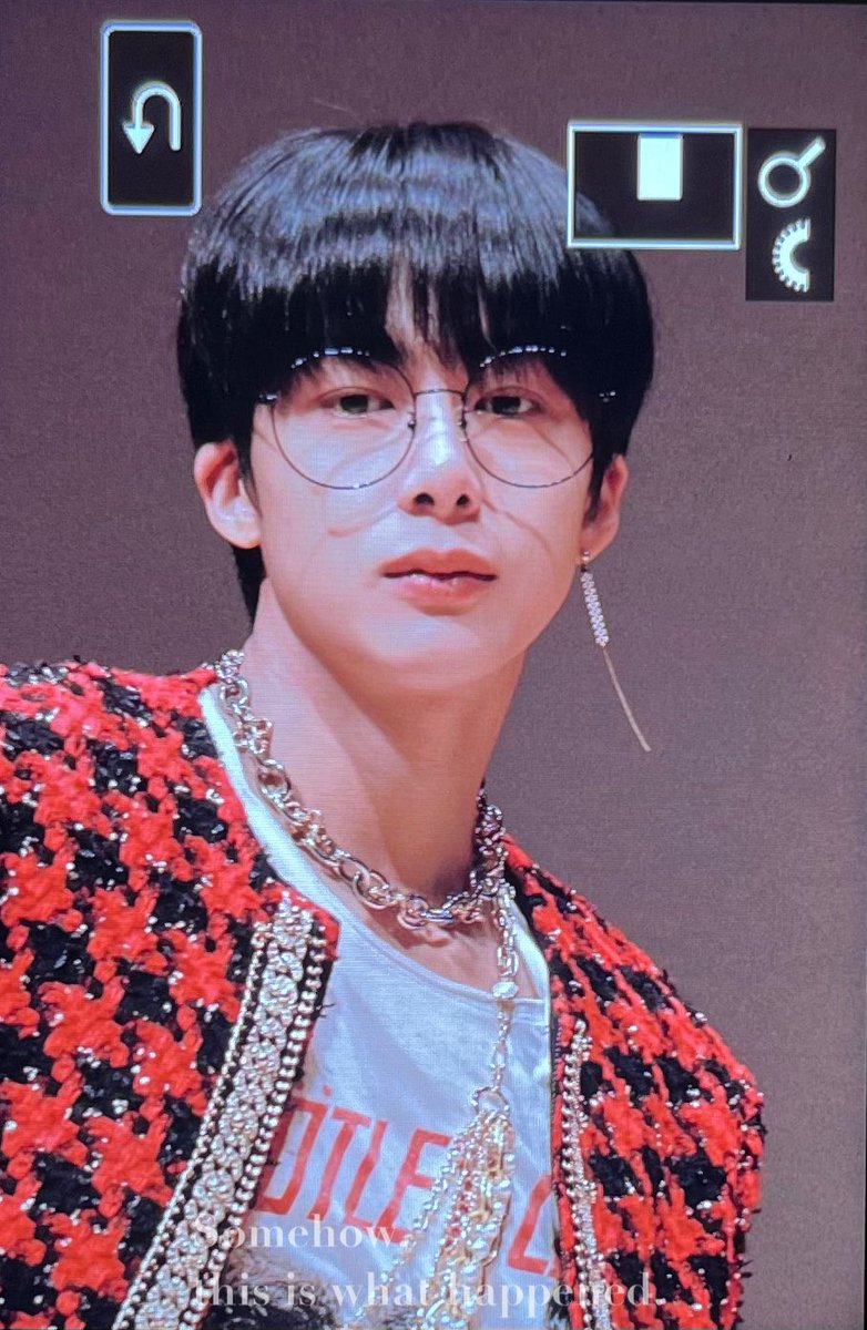 somehow_hw's tweet photo. 230120 애플뮤직팬싸
동구래미가 몇개야

#형원 #HYUNGWON 
#몬스타엑스 #MONSTAX https://t.co/cBvGqLMREX