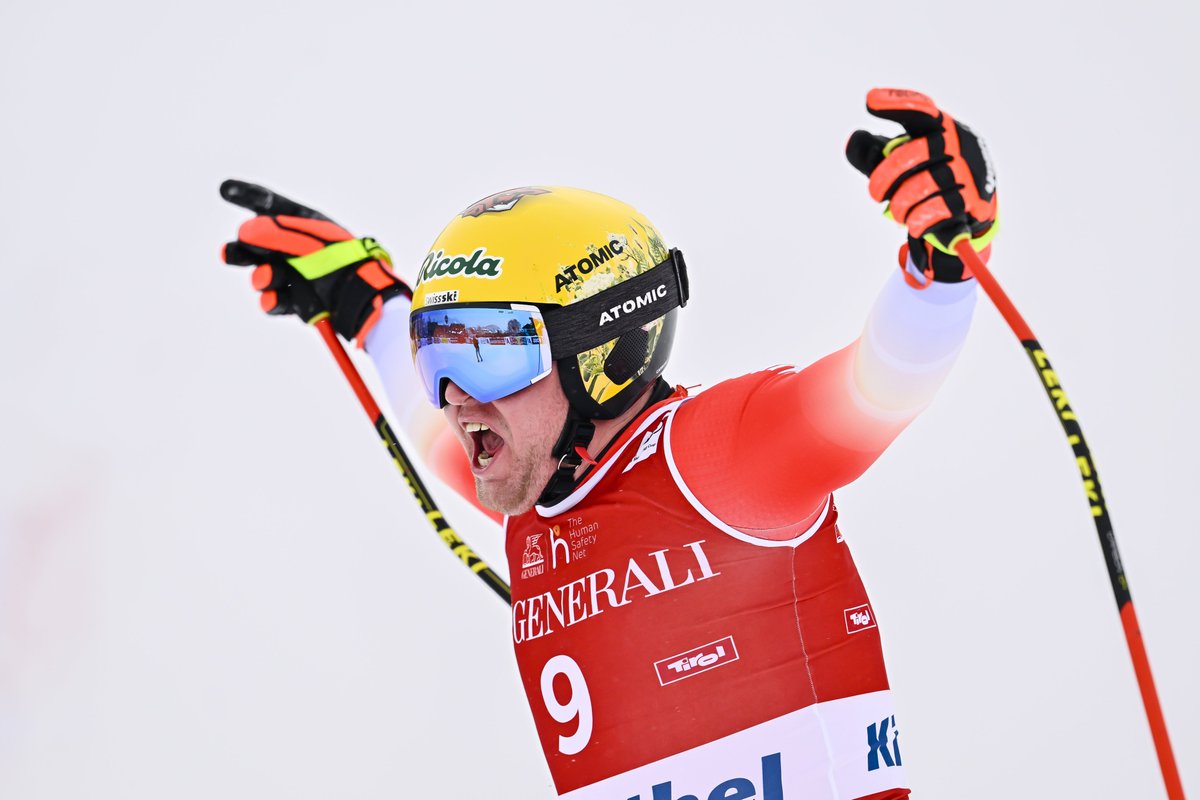 swissskiteam's tweet photo. STARK❗️ Niels #Hintermann 🇨🇭 fährt bei der ersten von zwei Abfahrten auf der #Streif in #Kitzbühel aufs Podest! Der Zürcher wird hinter Vincent Kriechmayr/AUT und Florian Schieder/ITA Dritter. Bravo, Niels! 👏👏💪

#swissskiteam #100percent | Foto: Keystone-SDA https://t.co/VSwJgTdgPS