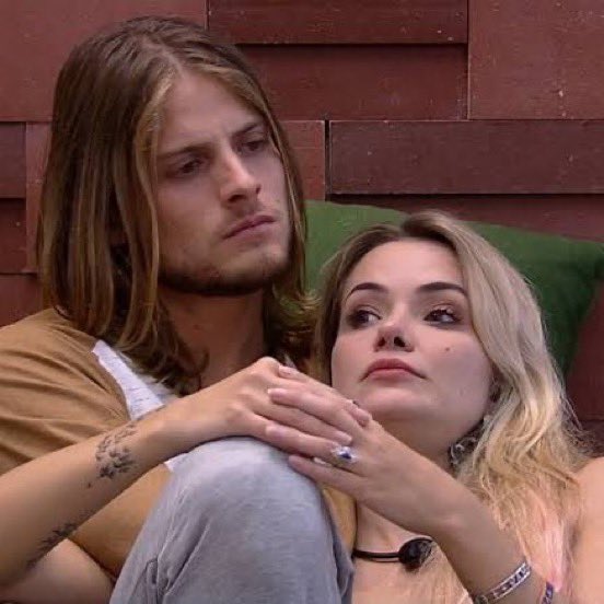 choquei's tweet photo. 🚨SURREAL: A história se repete mais uma vez: uma loira se perdendo no jogo por conta de homem #BBB23 https://t.co/odVLYE88zU