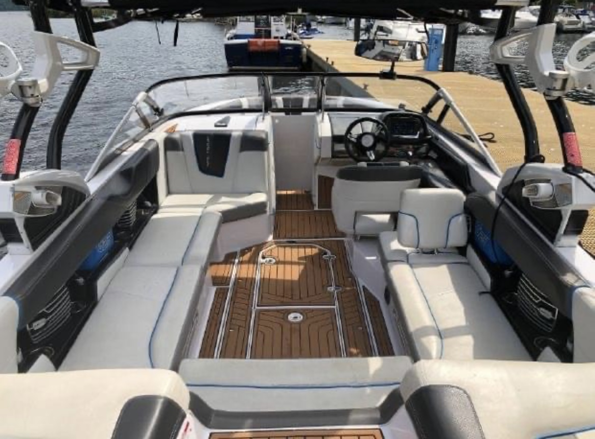 An absolute classic, our 2013 Nautique G23 is available now.
DM for details.

#boat #wakeboat #luxurylifestyle #lochlife #nautiqueboats #nautiqueg23 #g23 #boatdealership #wakeboard #waterski #superairnautique #wakesurf
