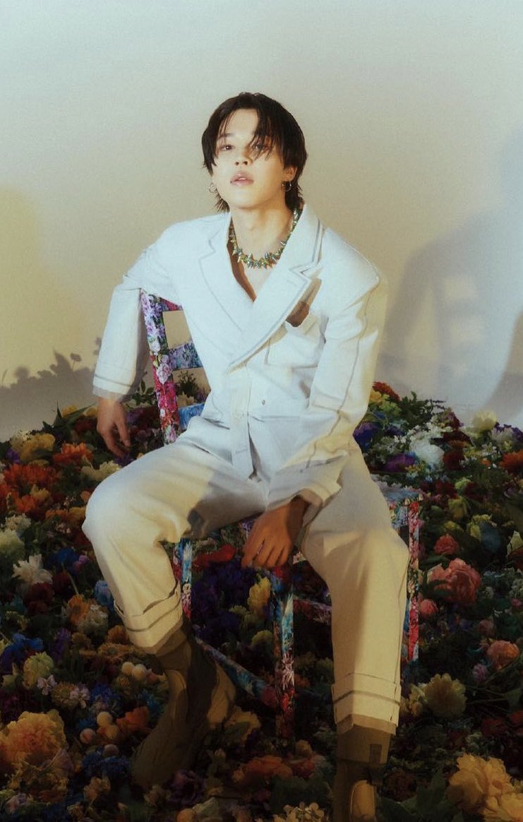 Ukiyo_Bot's tweet photo. "Jimin, use your words, like last time what?"

"Call me that again," Jimin says in the end. "Like last time."

"Petal." https://t.co/Sz4j9WQI5V