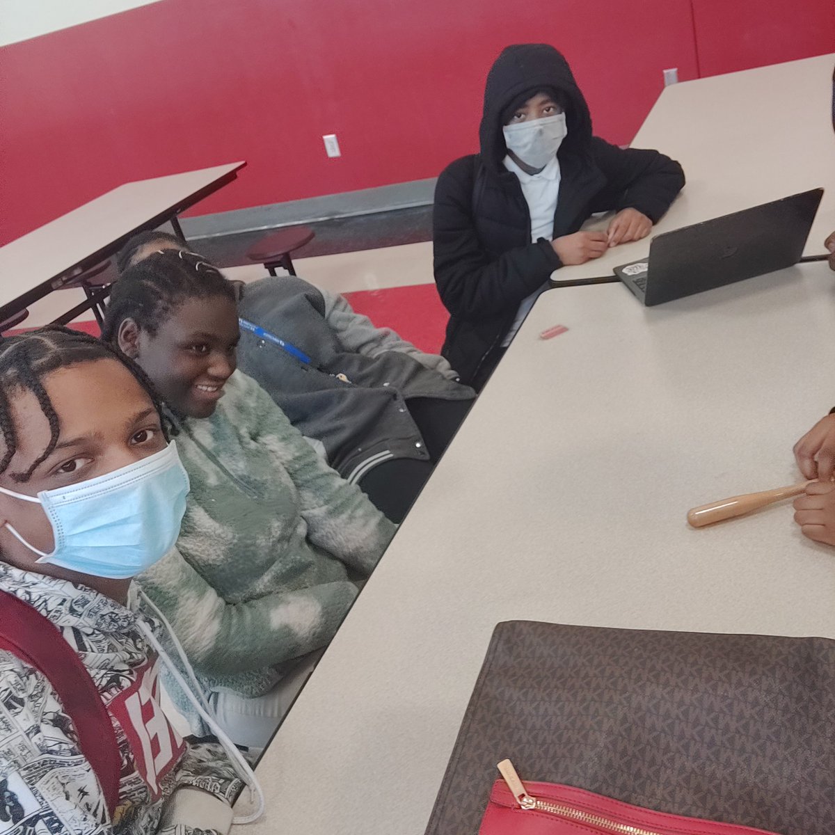 ITSmyspecialT's tweet image. Tech Innovation Competition prep with my tech stars from JCY! They&apos;re ready!! We&apos;re bringing trophies to the Den very soon @RonGarlington #minecraftambassadors #codingstars