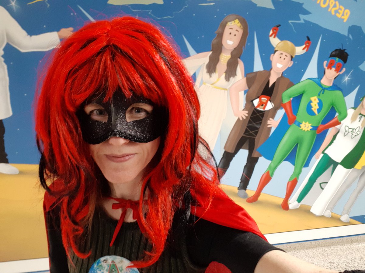 La #RebelleFrancobelle est de retour à #LaurierCarrière pour la #JournéeDesSuperHéros2023. 
<a href="/CapitaineRFR/">Capitaine RFR</a>