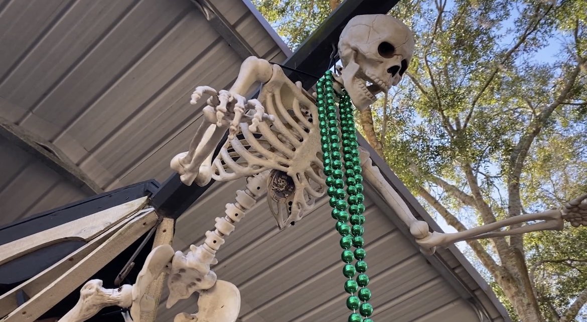 angie_angers's tweet photo. Tis the season! 🏴‍☠️ 

The Gasparilla Children’s Parade kicks off the pirate invasion festivities at 4 p.m. tomorrow. This is a chance for krewes to include their kids in Tampa’s annual pirate party. Air shows, preschoolers walk, and pirate-technics 🎆 scheduled too @BN9 https://t.co/BZBUPPvv69