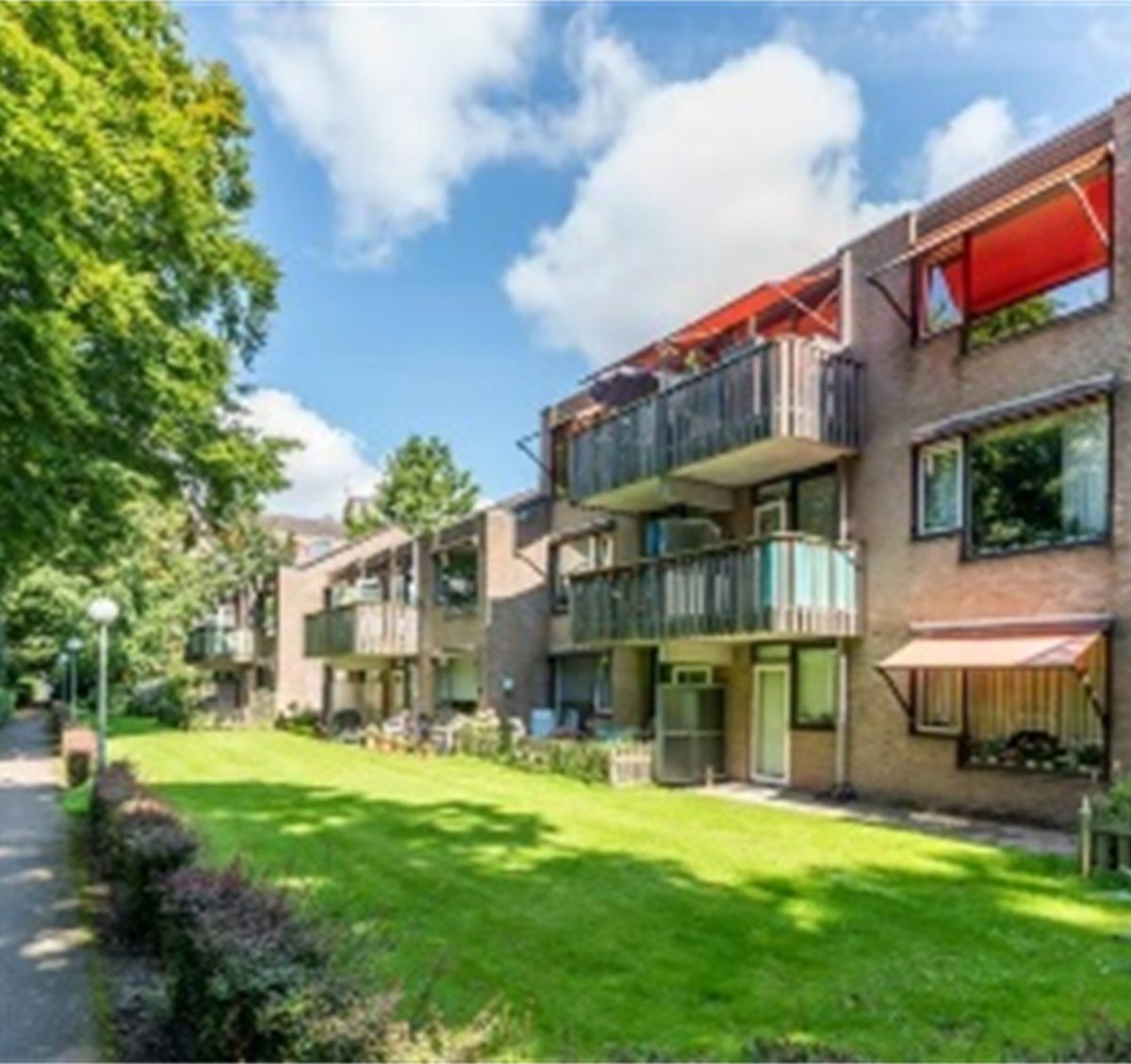 Habion verwerft 133 ouderenwoningen van Staedion. Ton de Rond: “Een geweldige woonplek voor ouderen. De woningen sluiten zeer goed aan bij onze visie, er zijn diverse voorzieningen dicht in de buurt en we willen graag uitbreiden in de regio Den Haag". 
bit.ly/3wiokmd