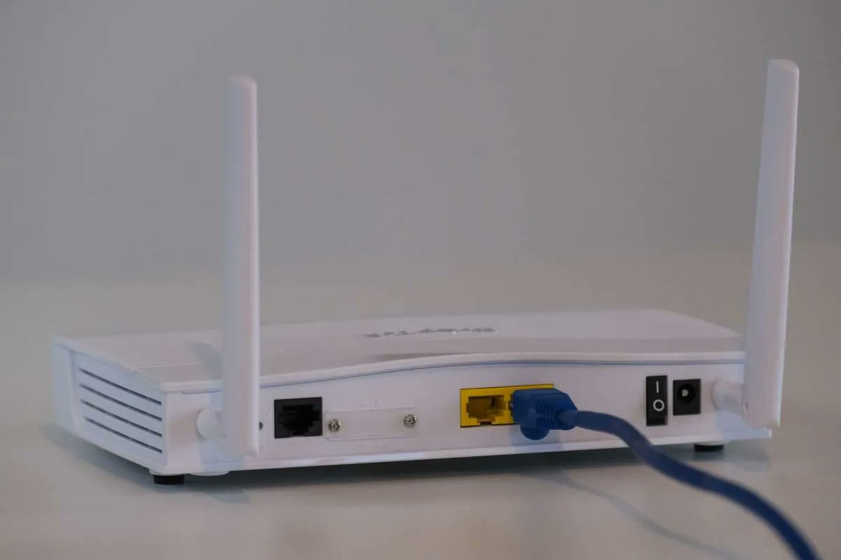 jaimerr's tweet photo. Ya es posible detectar personas usando simplemente señales WiFi https://t.co/V6HsszUBv0 https://t.co/mIXdiAmCKH
