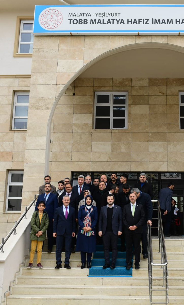 Önder Genel Başkanı Sayın Abdullah Ceylan, Malatya İl Milli Eğitim Müdürümüz Sayın Hatice Özdemir ve #Yeşilyurt İlçe Milli Eğitim Müdürümüz Sayın Cemal Kalay ile birlikte TOBB Malatya Hafız İmam Hatip Ortaokulu'nda düzenlenen #KarneGünü etkinliğine katıldık.