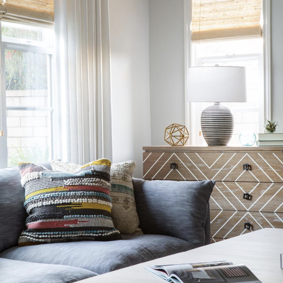 GabbyDecor's tweet photo. Liven up a cosy corner with Gabby's Terese Chest. 

Design and image by South Harlow Interiors. 
Photography by Chad Mellon. 

#Gabby #GabbyStyle https://t.co/fl7USgz9Hc