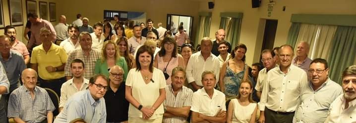 EcoeducaCtes's tweet photo. El dua de ayer en la Federación 3 de Corrientes participamos de una reunión con la pre candidata presidencial @PatoBullrich destinada para profesionales, organizaciones y empresarios de Corrientes. La charla constó de un intercambio de ideas y preguntas sobre propuestas a futuro https://t.co/qvD8PL8ey9