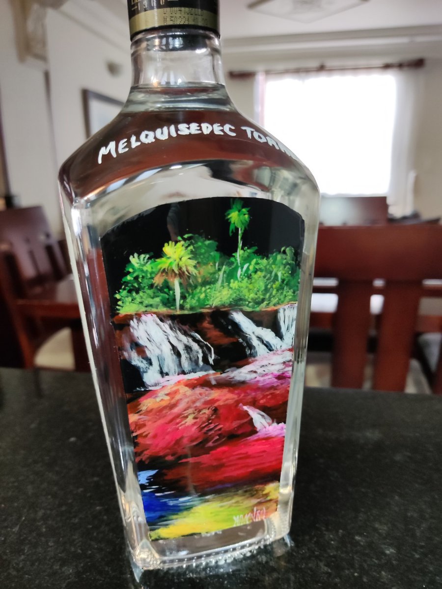 Melquisedec70's tweet photo. Hermoso diseño de la botella del aguardiente Llanero, intervenida por el maestro Arlex Arango @LicoresdelMeta 
@GobMeta @JuanGZuluaga https://t.co/XceDmj0dI4