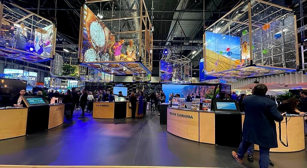 DunasHoteles's tweet photo. #FITUR 2023 En esta edición, a la que se han unido muchos profesionales del sector, seguimos trabajando para incrementar el valor de DUNAS HOTELS en GRAN CANARIA
Buenas sensaciones y perspectivas para este año que esperamos sea, por fin, la consolidación de la recuperación https://t.co/rekTOqO4nZ