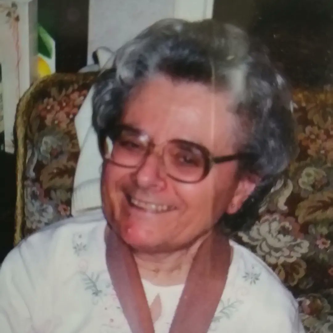FlyerAde's tweet photo. My beautiful Mum, Val passed away this morning. After nearly 22 years apart she's back with Dad. I stayed with her for her final week, and she knew we were there. I miss them both xxxx https://t.co/0k6TOoWOa0