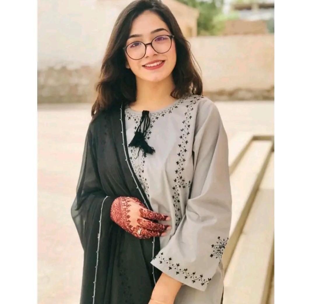 itz_mehwish's tweet photo. Assalamualaikum 😍 Good evening ��
How are you ? #mehwi #tweets https://t.co/gZGXsH0yg0