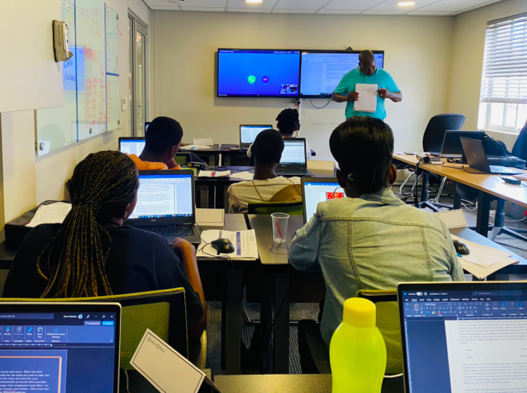 rabisonshumba's tweet image. #EndUserComputing Learnership - Technology is not a threat to people's jobs. People who use technology are. If you want to be redundant, have an allergy towards ICT. We are rolling out a 1 Year learnership for our client. Thank you Blessing. #TheVumiliaWay @VumiliaAfrica