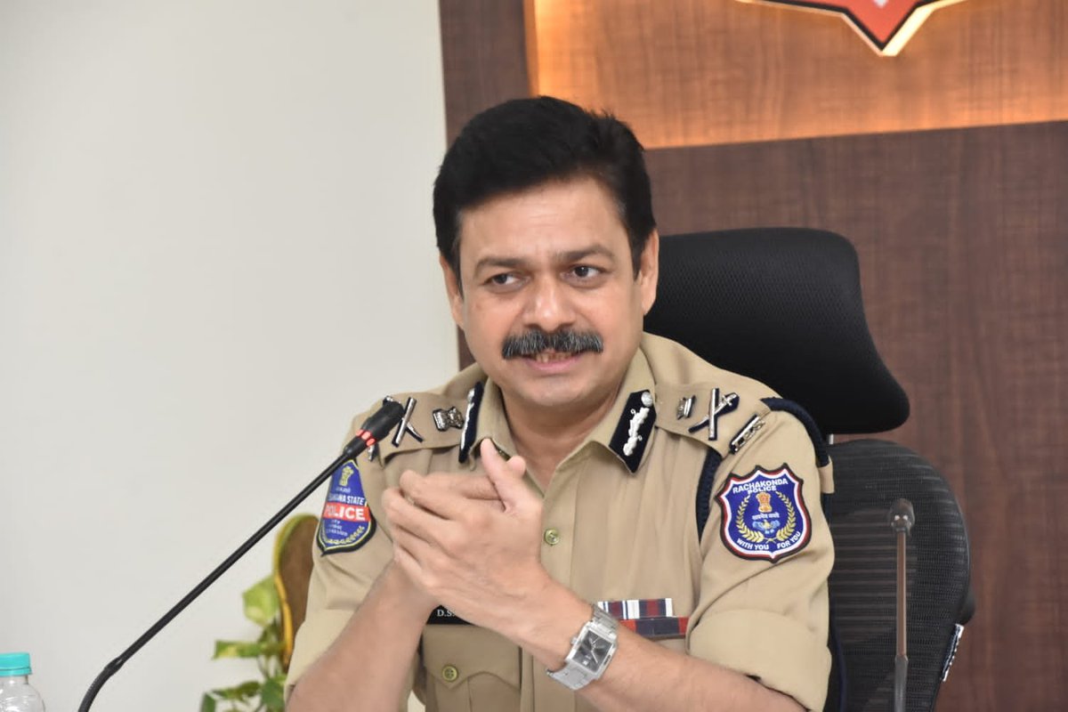 MalkajgiriCop's tweet photo. #CP_Rachakonda Sri #D_S_Chauhan_IPS, conducted review meeting on #RAPE & #POCSOAct cases. In this program DCP, Women Safety Wing Sri. M. Venkateshwarlu, Sri. M. Jagadeesh Chander, ACP CCRB, and all the Investigation officers attended. https://t.co/s6tEGx7MTZ