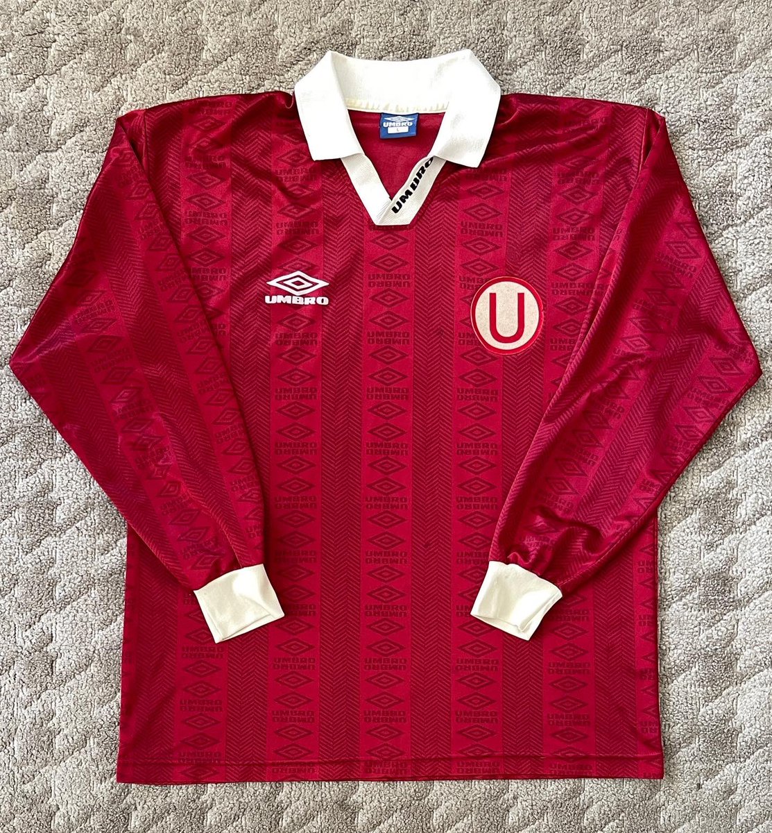Sebastian2503's tweet photo. @Juandiegol20 Rareza hermosa 1995/96.Fuente de inspiración. https://t.co/5b5dSF83GD