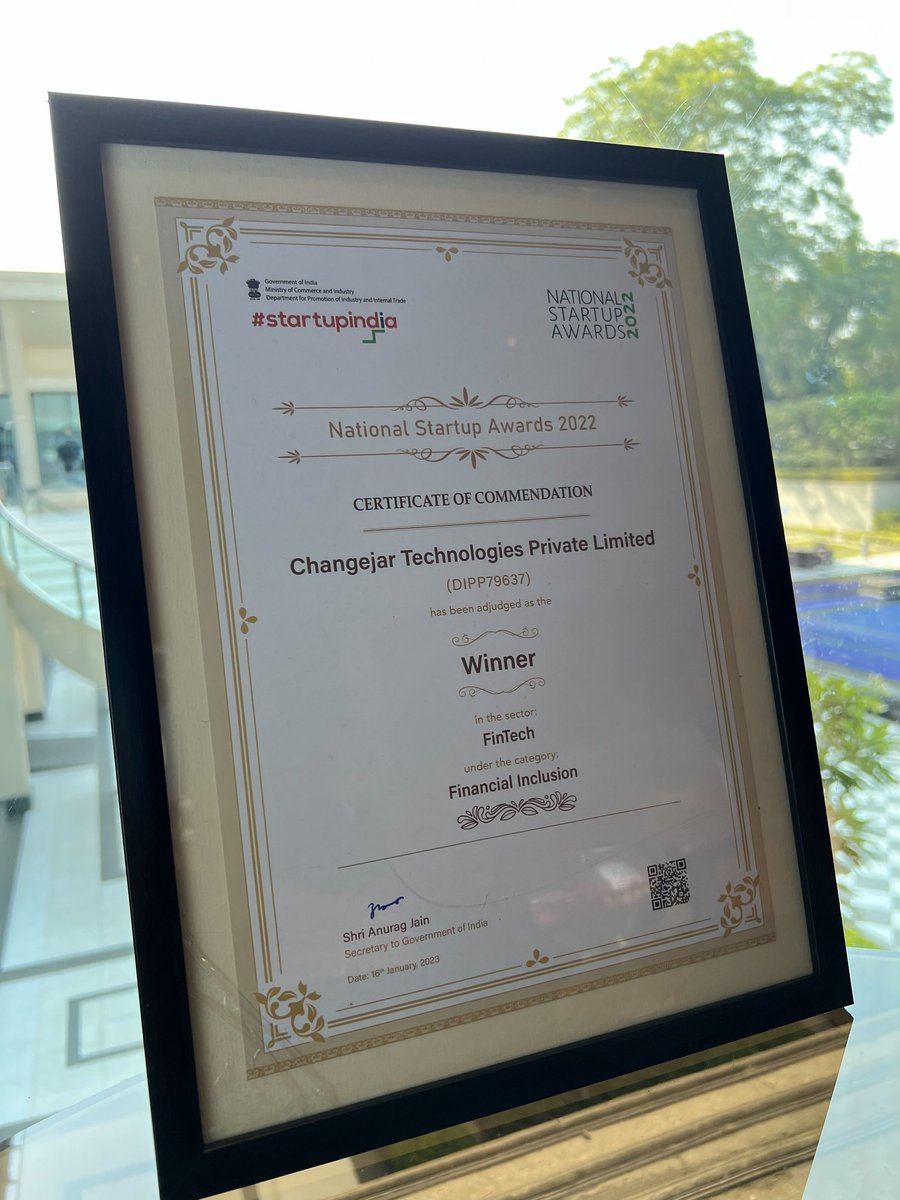JarAppHQ's tweet photo. We are pleased to announce that @startupindia, DPIIT, recognizes Jar as the winner of 'National Startup Award 2022' in Fintech sector.🏆

Honored to be facilitated by Union Minister Shri Piyush Goyal and Shri Som Parkash, Minister of State for Commerce and Industry.

#award https://t.co/VcoKfeiG3h