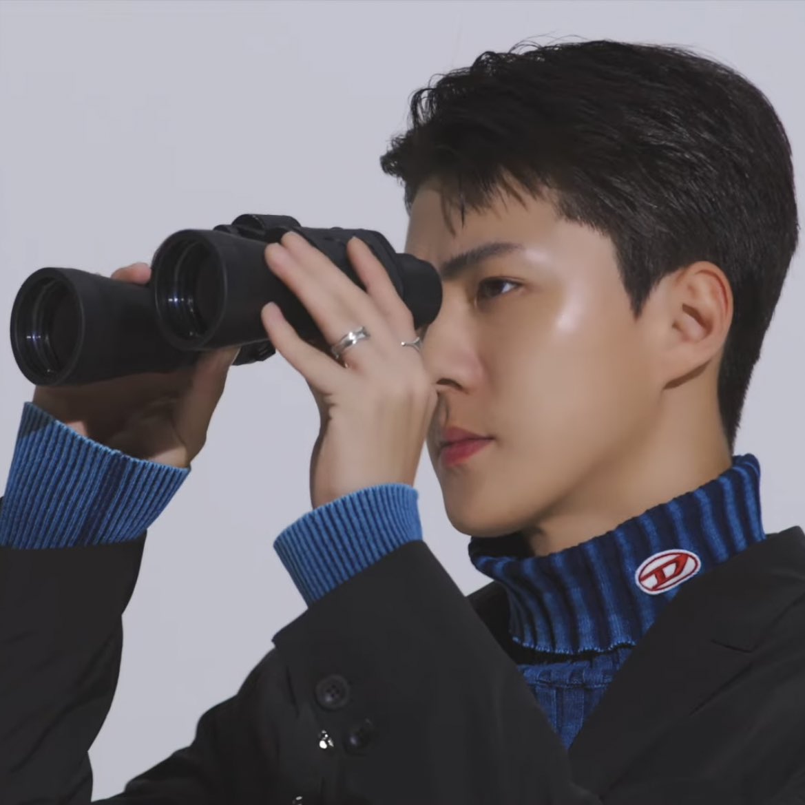 oshcuddles's tweet photo. sehun is literally glowing 🫶🏻 https://t.co/dHTBfPosOe