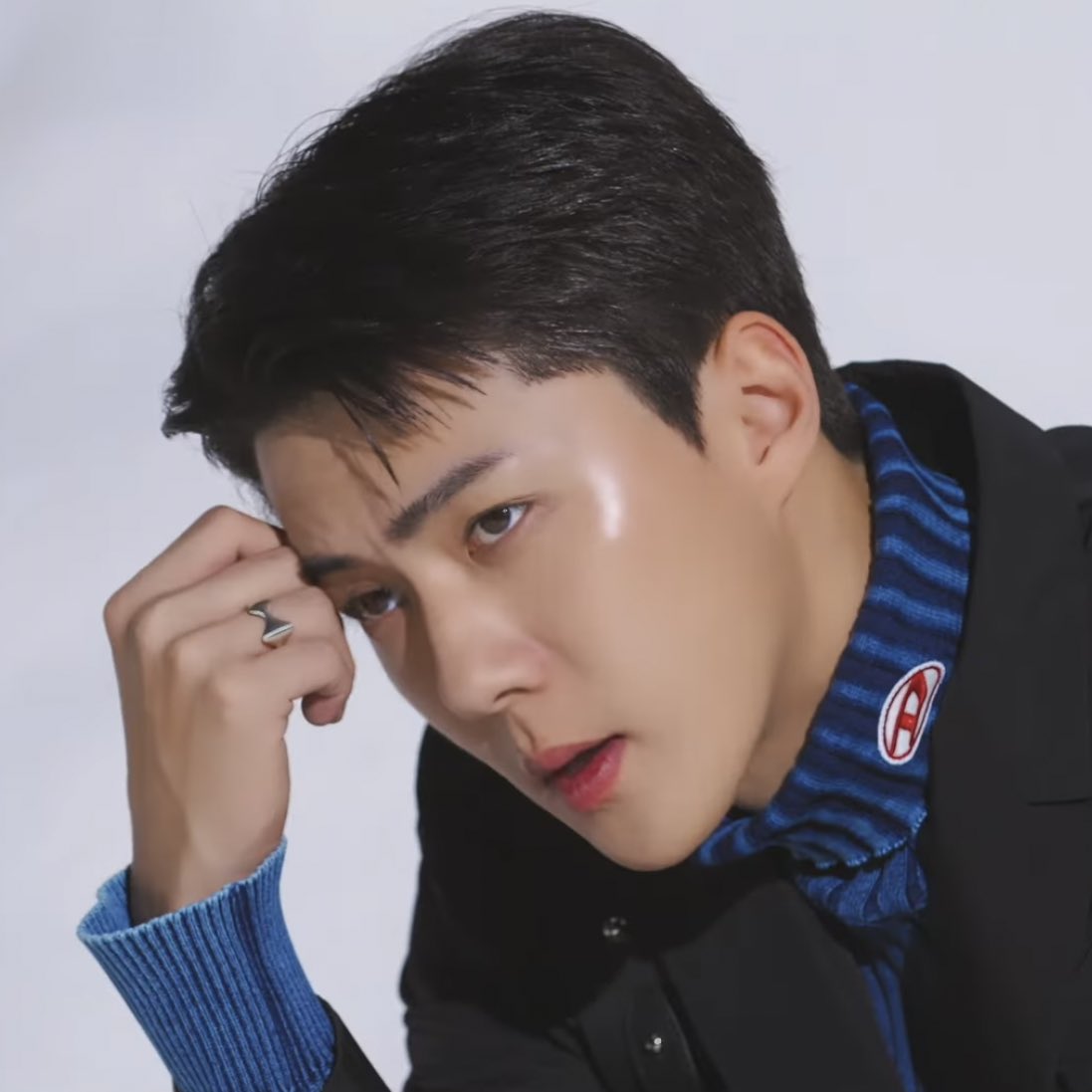 oshcuddles's tweet photo. sehun is literally glowing 🫶🏻 https://t.co/dHTBfPosOe