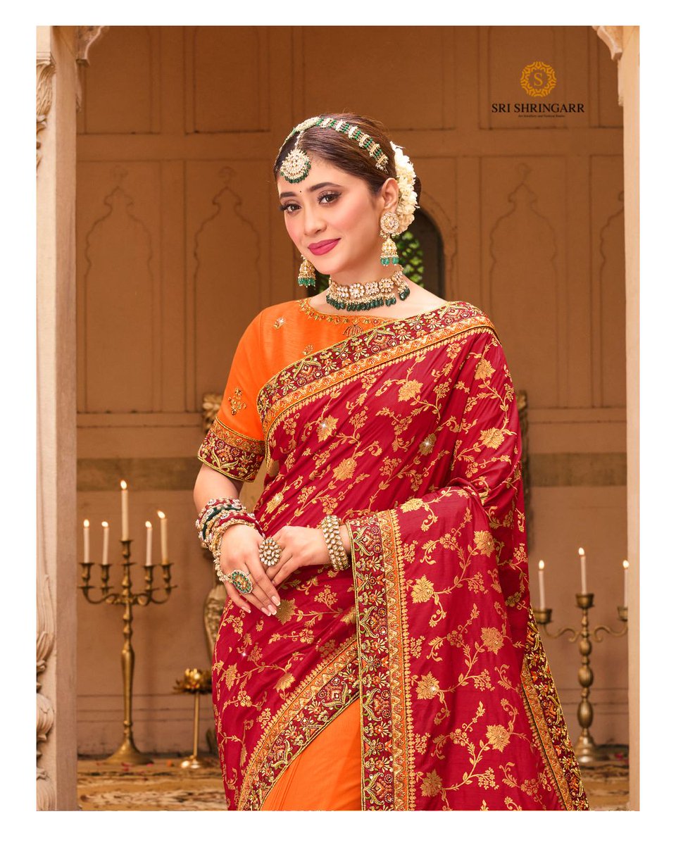 SriShringarr's tweet photo. Embrace the exquisite richness of Indian designer jewelry 😍

Jewellery @SriShringarr  ✨

#explorepage #traditionalwear #indianweddings
#indianwear #lehengas #weddinghacks #photography #bridalwear #bridaloutfit #srishringarr #dontrepeatitrentit #rentjewellery #onlineshopping https://t.co/kiUQHRidMe